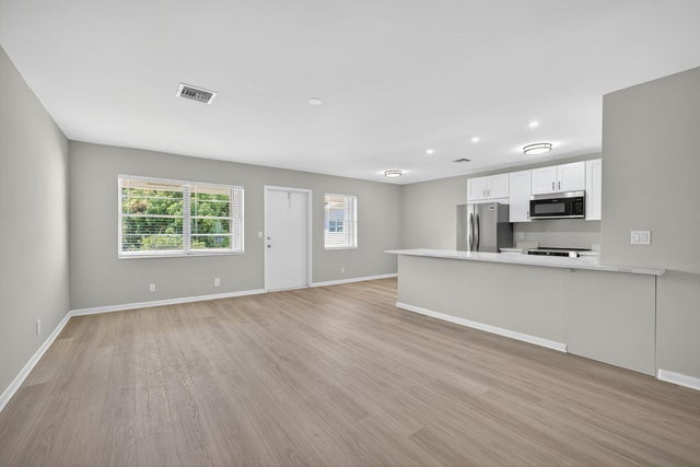 4 of 37 - 42 Easthampton B, West Palm Beach, FL
