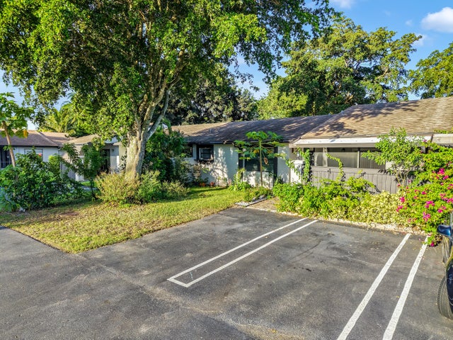 1 of 34 - 77 Westecunk Drive, Royal Palm Beach, FL