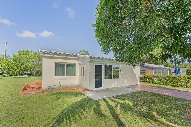 1 of 36 - 17570 Ne 19th Avenue, North Miami Beach, FL