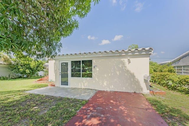 2 of 36 - 17570 Ne 19th Avenue, North Miami Beach, FL