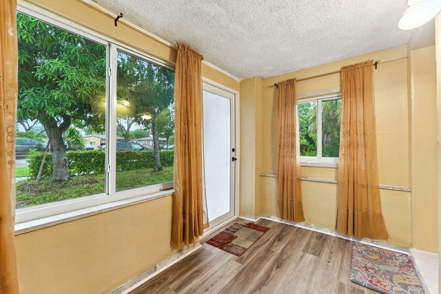4 of 36 - 17570 Ne 19th Avenue, North Miami Beach, FL