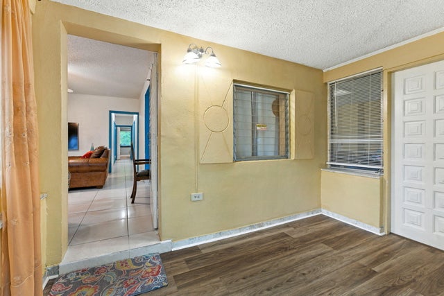 5 of 36 - 17570 Ne 19th Avenue, North Miami Beach, FL