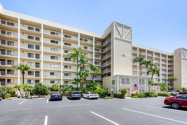 1 of 26 - 7310 Ashford Place Place #803, Delray Beach, FL