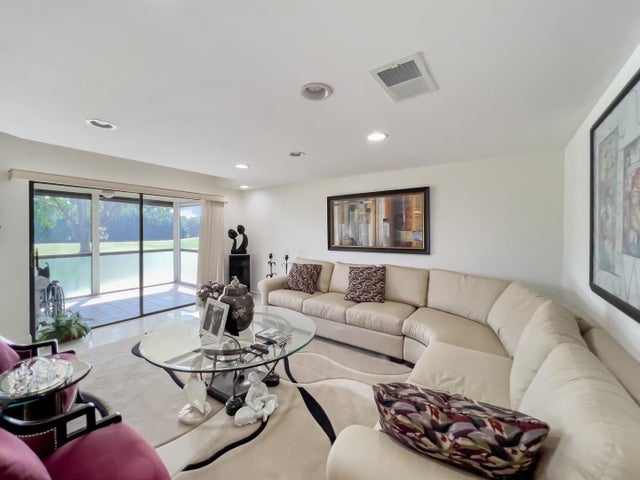 2 of 48 - 37 Stratford Lane #c, Boynton Beach, FL