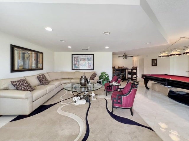 4 of 48 - 37 Stratford Lane #c, Boynton Beach, FL