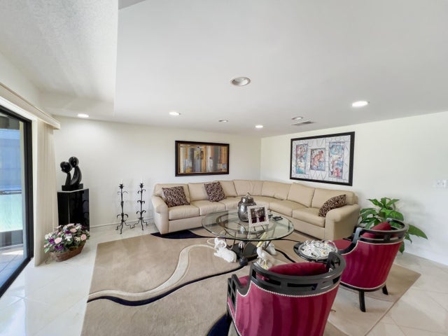 5 of 48 - 37 Stratford Lane #c, Boynton Beach, FL