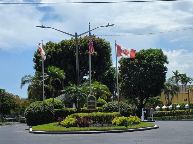 164 Waterside Drive, Hypoluxo