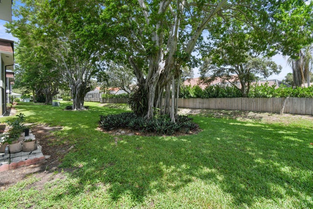 4 of 41 - 10040 Meridian Way N #206, Palm Beach Gardens, FL