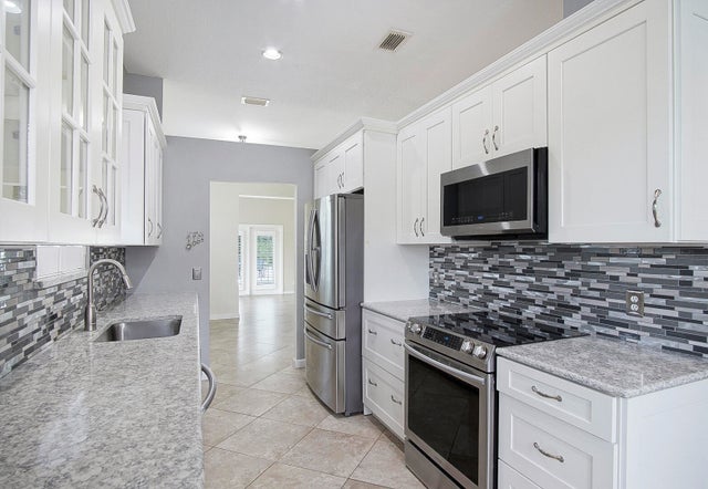 5 of 37 - 9401 Poinciana Court, Fort Pierce, FL