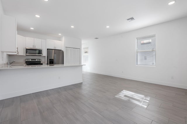 5 of 22 - 3747 Saginaw Avenue, West Palm Beach, FL