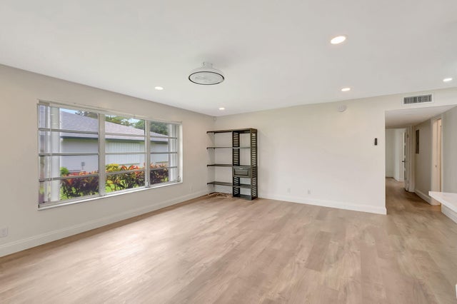 4 of 27 - 1217 S Drive Way #a, Delray Beach, FL