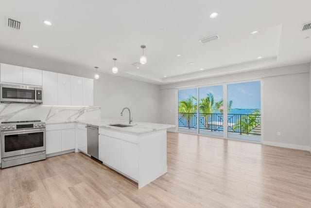2 of 21 - 41 Sw Seminole Street #203, Stuart, FL