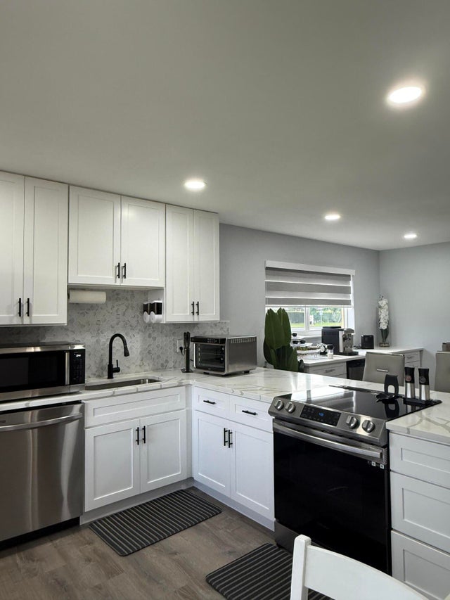 3 of 14 - 101 Golden River Drive, Royal Palm Beach, FL