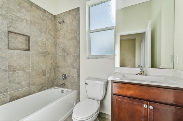 5 of 93 - 1769 Berkshire Circle Sw, Vero Beach, FL