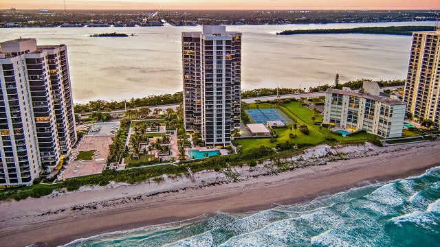 3 of 32 - 5380 N Ocean Drive #2-i, Singer Island, FL
