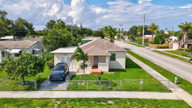 1 of 35 - 2403 Scott Street, Hollywood, FL