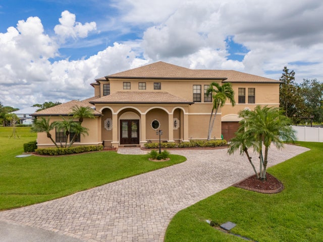 2 of 26 - 5811 Nw Blue Bonnet Court, Port Saint Lucie, FL