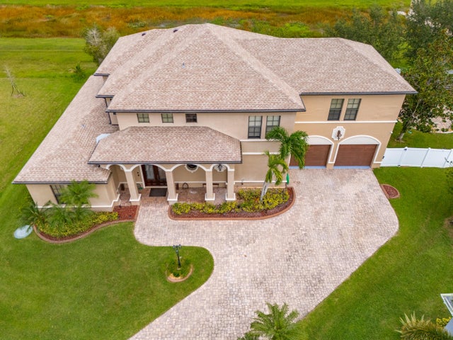 4 of 26 - 5811 Nw Blue Bonnet Court, Port Saint Lucie, FL