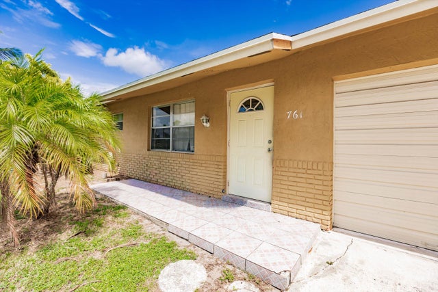 5 of 30 - 761 Se Browning Avenue, Port Saint Lucie, FL