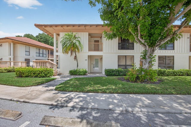 311 Brackenwood Circle, Palm Beach Gardens