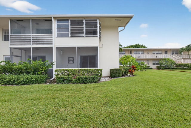 4 of 53 - 221 Coventry J, West Palm Beach, FL
