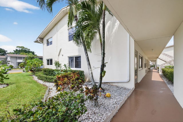 5 of 53 - 221 Coventry J, West Palm Beach, FL