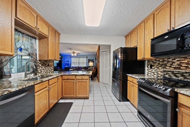 5 of 31 - 116 Santa Monica Avenue, Royal Palm Beach, FL