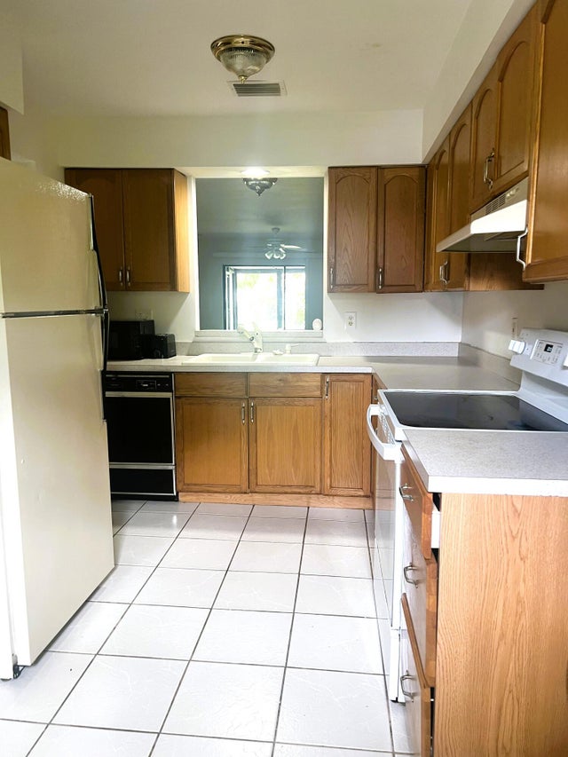 4 of 26 - 6032 Indrio Road #8, Fort Pierce, FL