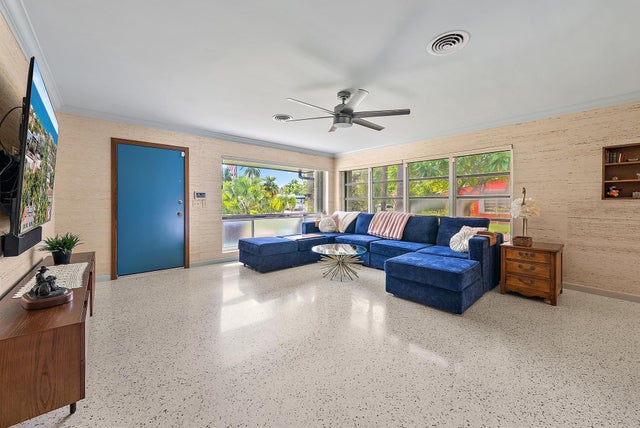 5 of 34 - 631 S Palmway, Lake Worth Beach, FL