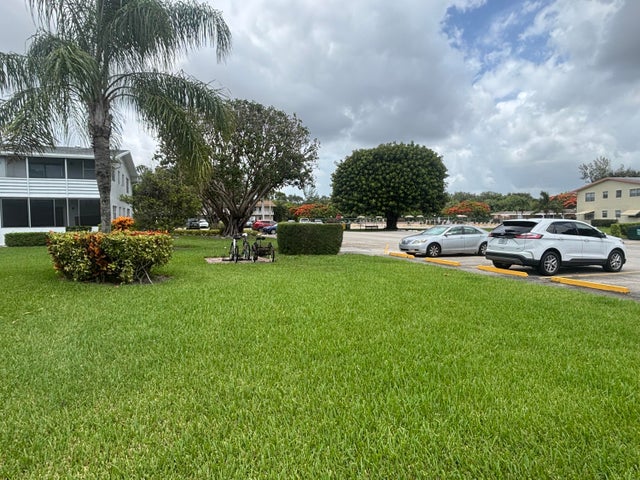 4 of 23 - 403 Windsor R, West Palm Beach, FL