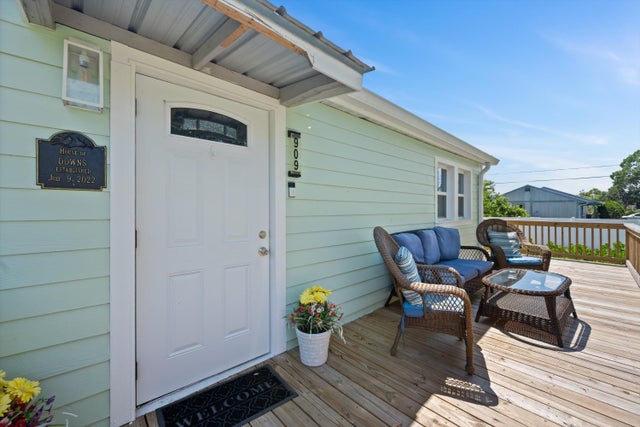 2 of 33 - 909 Se Hibiscus Avenue, Stuart, FL
