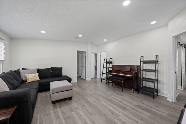 5 of 33 - 909 Se Hibiscus Avenue, Stuart, FL