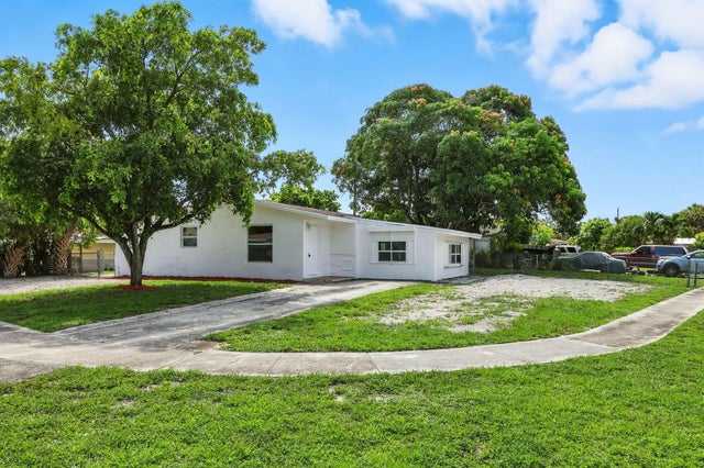 3 of 32 - 6094 Fair Green Road, West Palm Beach, FL