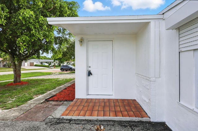 4 of 32 - 6094 Fair Green Road, West Palm Beach, FL