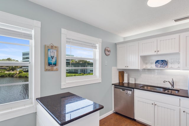 5 of 27 - 2800 Indian River Boulevard #j10, Vero Beach, FL