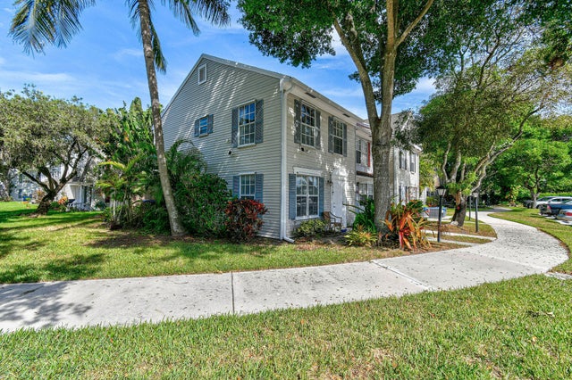4 of 41 - 106 Old English Court, Jupiter, FL