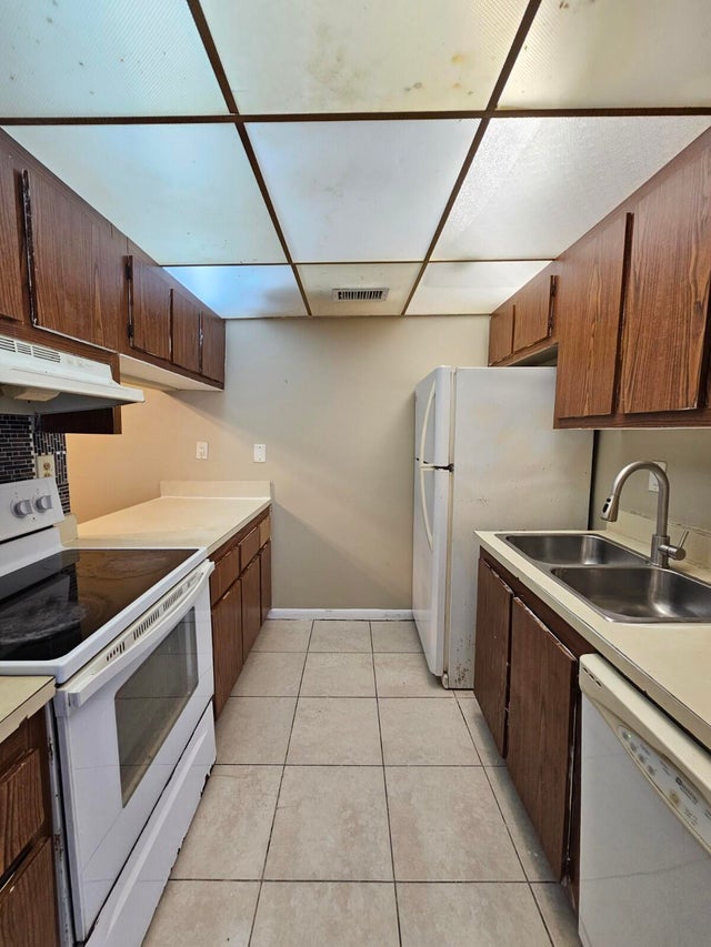 4 of 21 - 1850 N Congress Avenue #307, West Palm Beach, FL