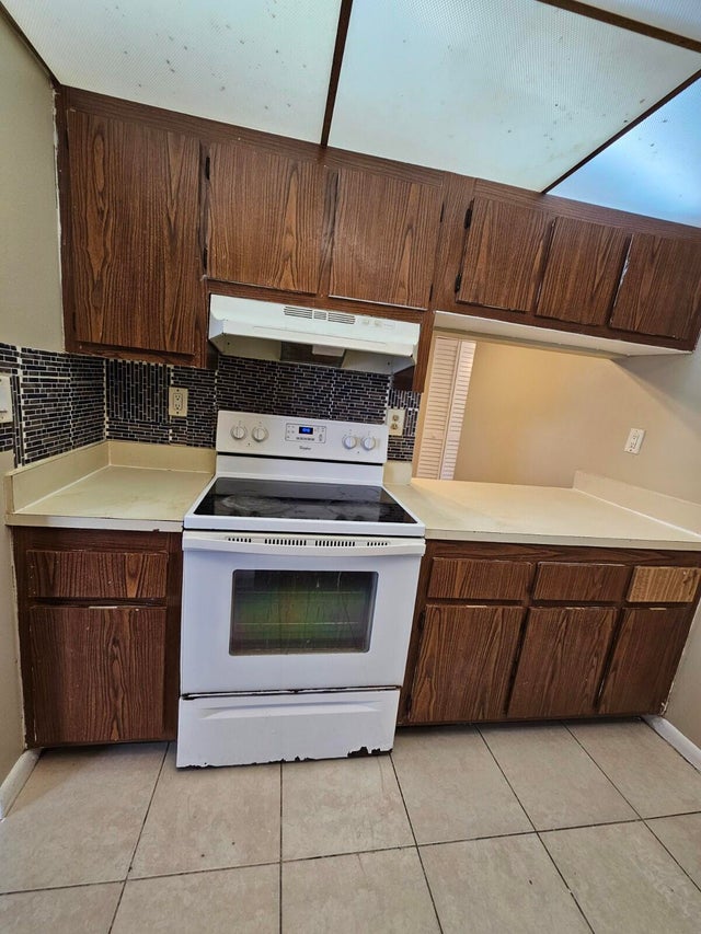 5 of 21 - 1850 N Congress Avenue #307, West Palm Beach, FL
