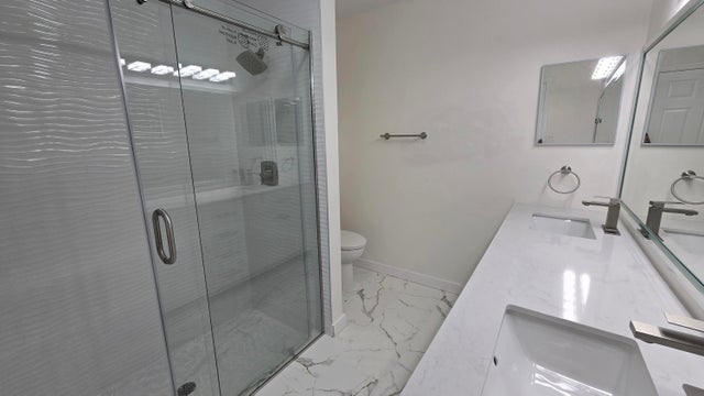 5 of 25 - 5622 Royal Lake Circle, Boynton Beach, FL