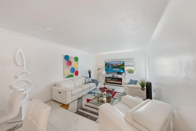 4 of 42 - 2581 N Garden Drive #206, Lake Worth, FL