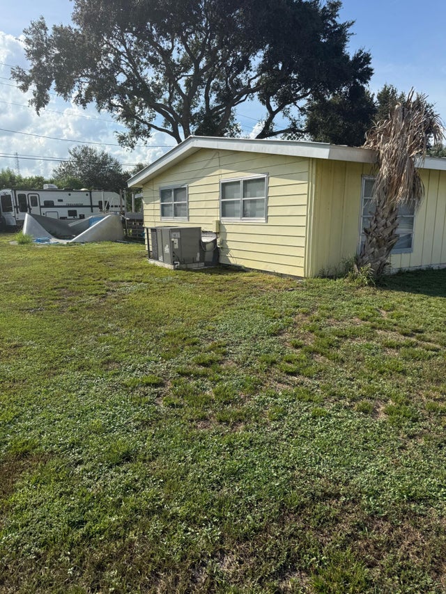 5 of 23 - 550 Sw Airoso Boulevard, Port Saint Lucie, FL