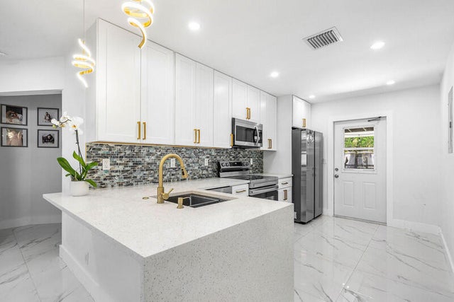 4 of 38 - 3837 Ne 16th Terrace, Pompano Beach, FL