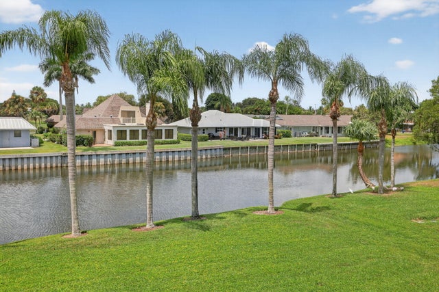 5 of 60 - 6101 Se Landing Way #11, Stuart, FL