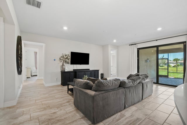 5 of 36 - 800 Se Westbury Drive, Port Saint Lucie, FL