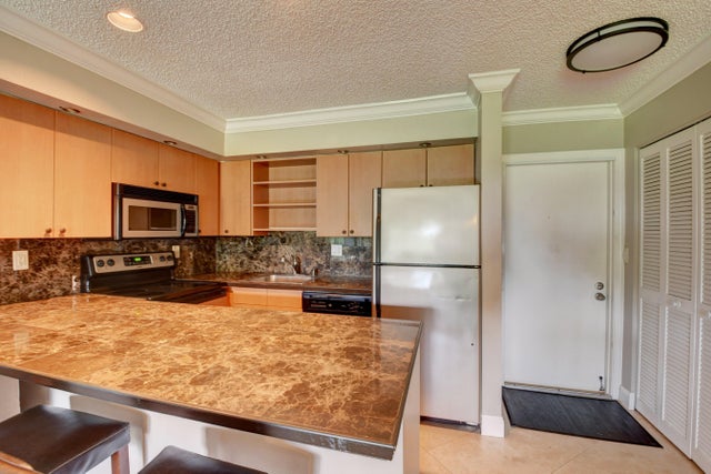 3 of 36 - 620 Greensward Lane #202-ks, Delray Beach, FL