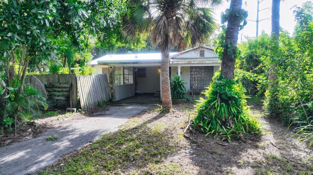 1 of 21 - 3056 12th Street, Vero Beach, FL