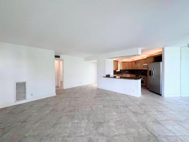 4 of 16 - 5701 Camino Del Sol #403, Boca Raton, FL