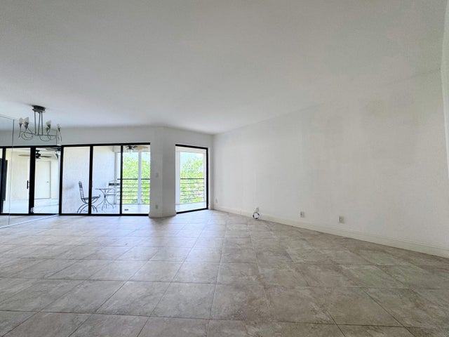 5 of 16 - 5701 Camino Del Sol #403, Boca Raton, FL