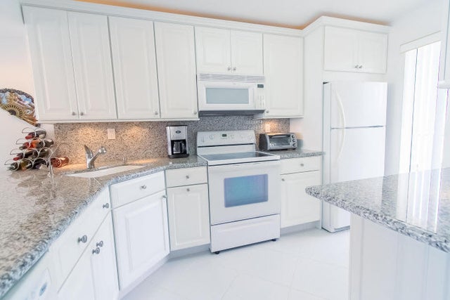 5 of 9 - 15 Royal Palm Way #602, Boca Raton, FL