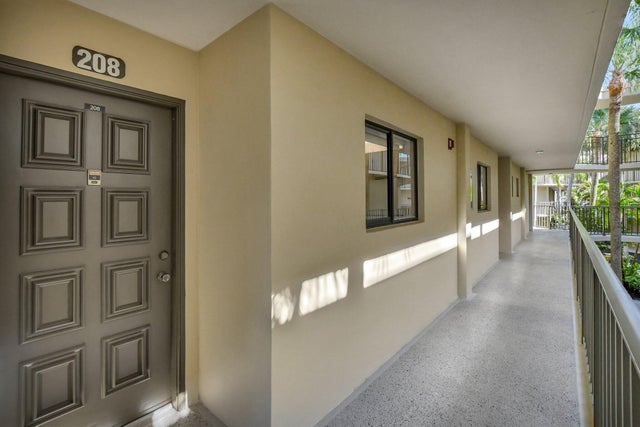 3 of 49 - 5340 Las Verdes Circle #208, Delray Beach, FL